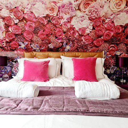 Westwell Hall Guest Accommodation, Bed & Breakfast, Luxury Rooms イフラクーム エクステリア 写真