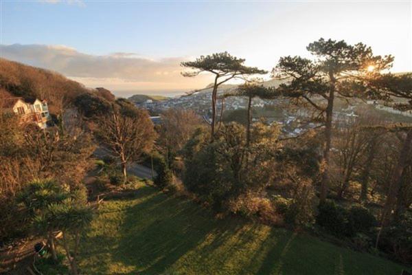 Westwell Hall Guest Accommodation, Bed & Breakfast, Luxury Rooms イフラクーム エクステリア 写真
