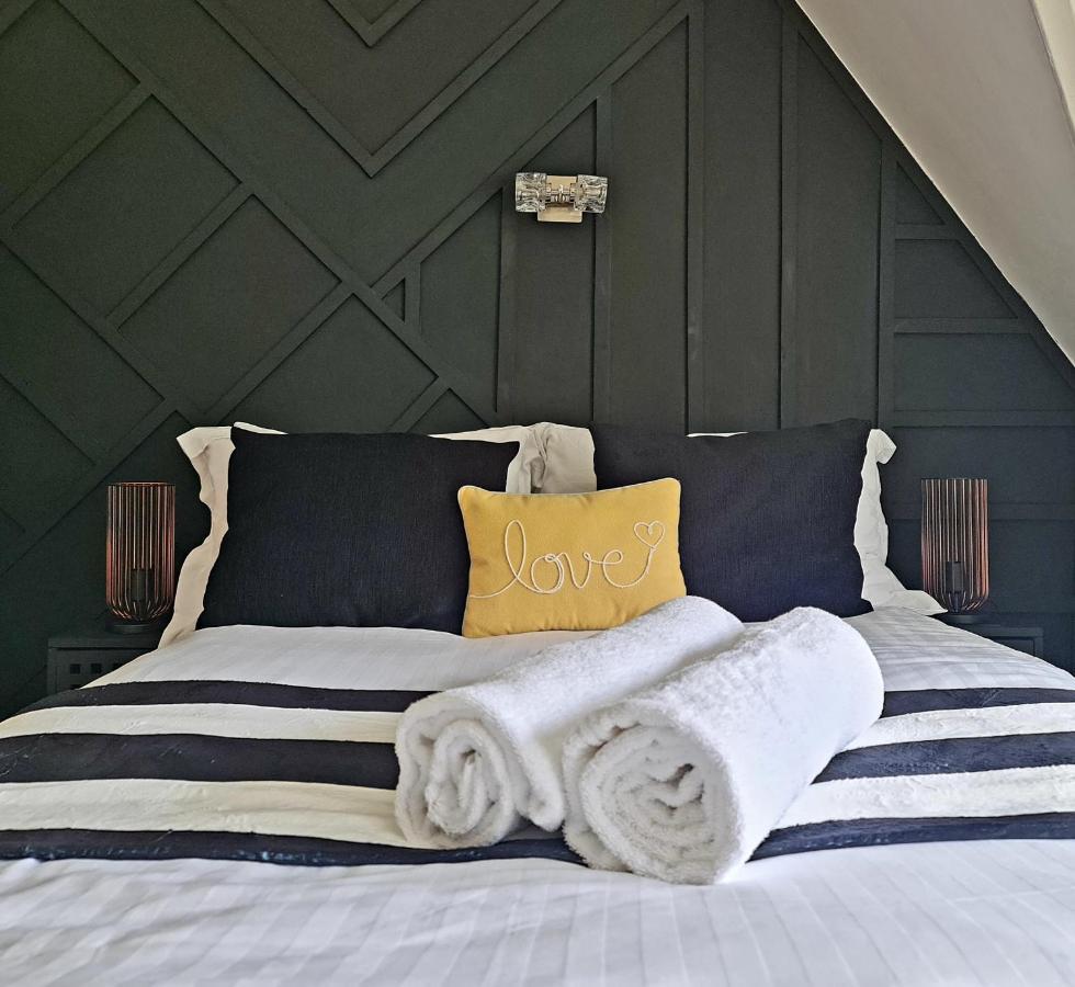 Westwell Hall Guest Accommodation, Bed & Breakfast, Luxury Rooms イフラクーム エクステリア 写真