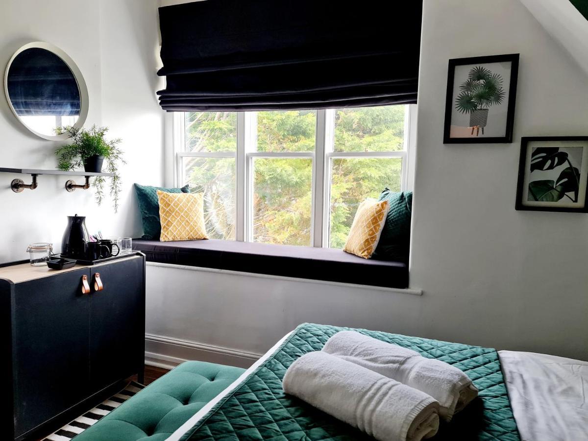 Westwell Hall Guest Accommodation, Bed & Breakfast, Luxury Rooms イフラクーム エクステリア 写真